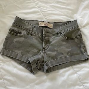 Hollister shorts! Size: 0